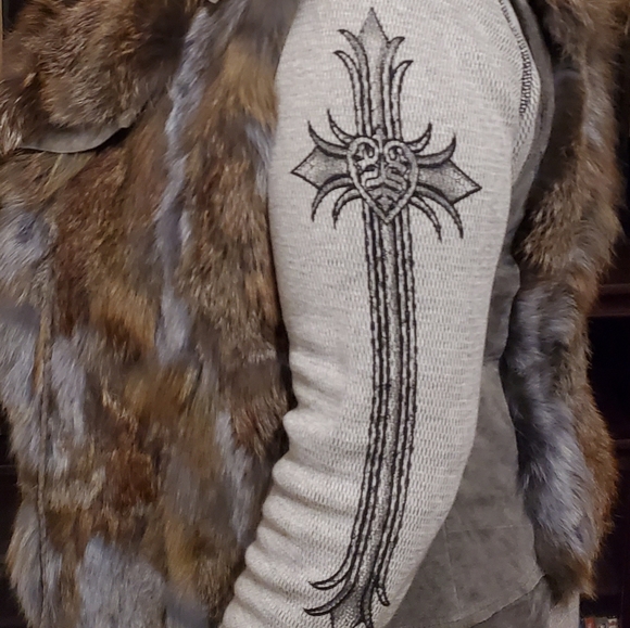 RABBIT FOX SUEDE FUR VEST - Picture 5 of 5